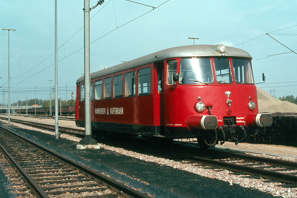 https://www.eisenbahnfotograf.de/datei/Mai 1981/920229 HB VT4.42 Hansaport 4.5.81.jpg